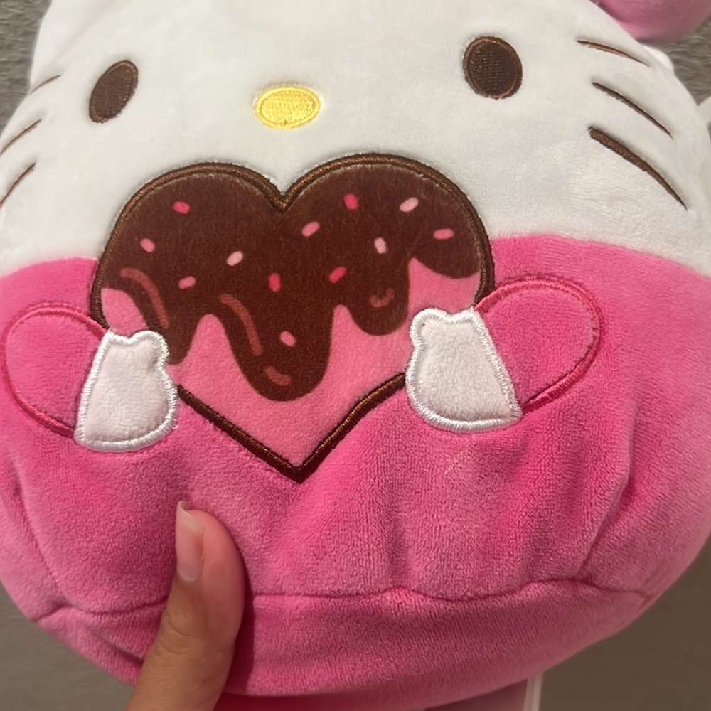 Hello kitty squishmallow - Picture 10 of 10